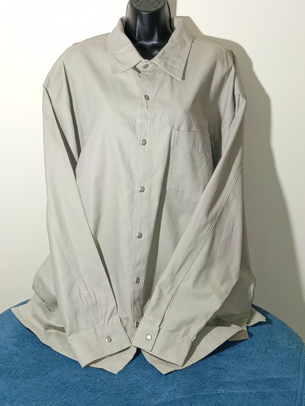 Vintage Marlboro Size Double XXL Classic Neutral Button-Up Shirt - Beige